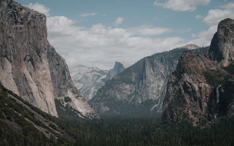 Representative California outdoor destination image from Pexels