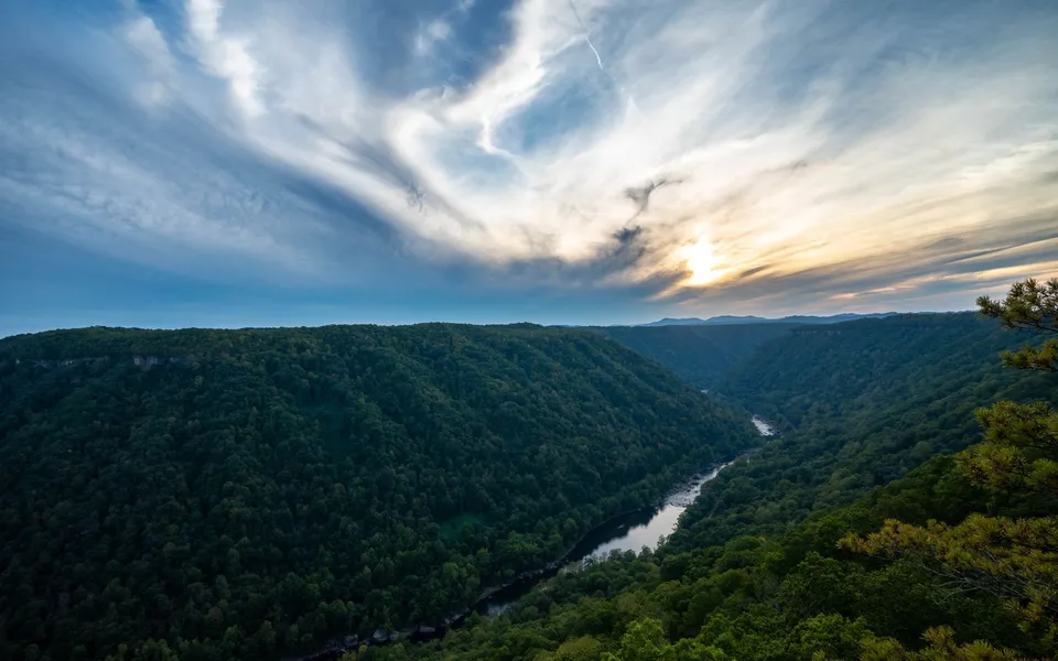 Representative West Virginia outdoor destination image from Pexels